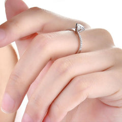Custom 1 Carat Moissanite Halo Diamond Ring for Her