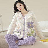 Women Pajamas Set �Cozy Floral Applique Coral Fleece Pajamas