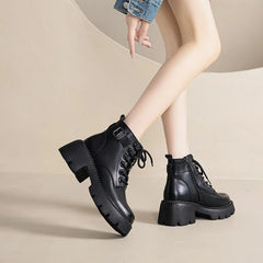 Stivaletto tacco carroarmato con fibia