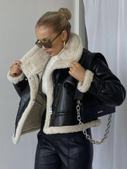 Short ecological sheepskin jacket with large pockets