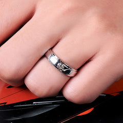 Gulleiâ„?0.5 Carat Solitaire Diamond Mens Wedding Band