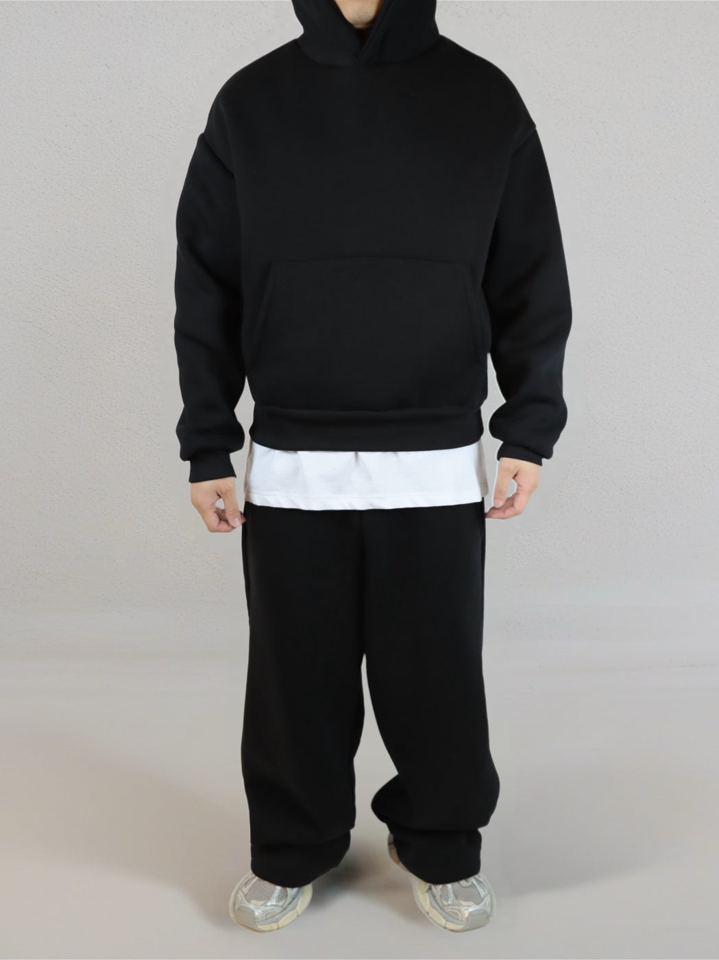 Completo tuta hoodie fondo largo uomo nero