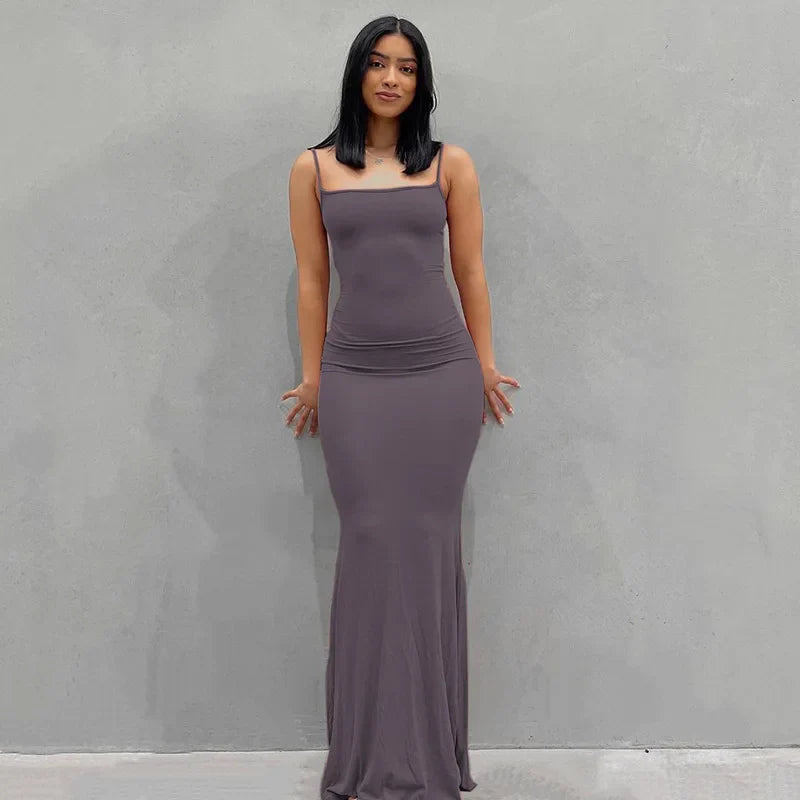 Dress Lungo Slim con Spacco Alto â€?Elegante e Sexy