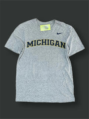 Vintage NIKE Michigan T-Shirt size M